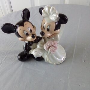 DISNEY MICKEY MOUSE/MIMI FIGURES